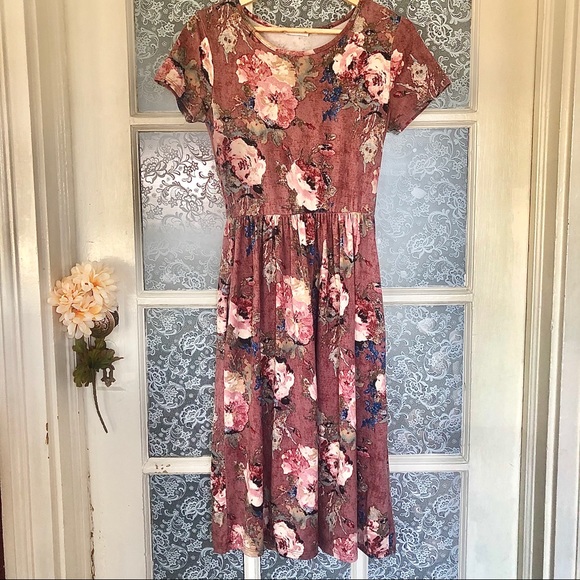 Reb & J Dresses & Skirts - Reb & J Floral Midi Dress with Pockets